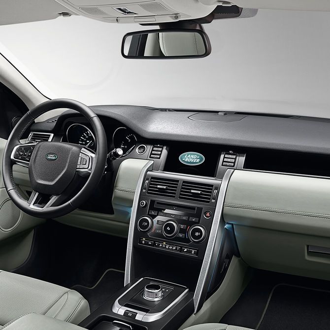 Land Rover Discovery Sport Interior | Peter Vardy Aberdeeen